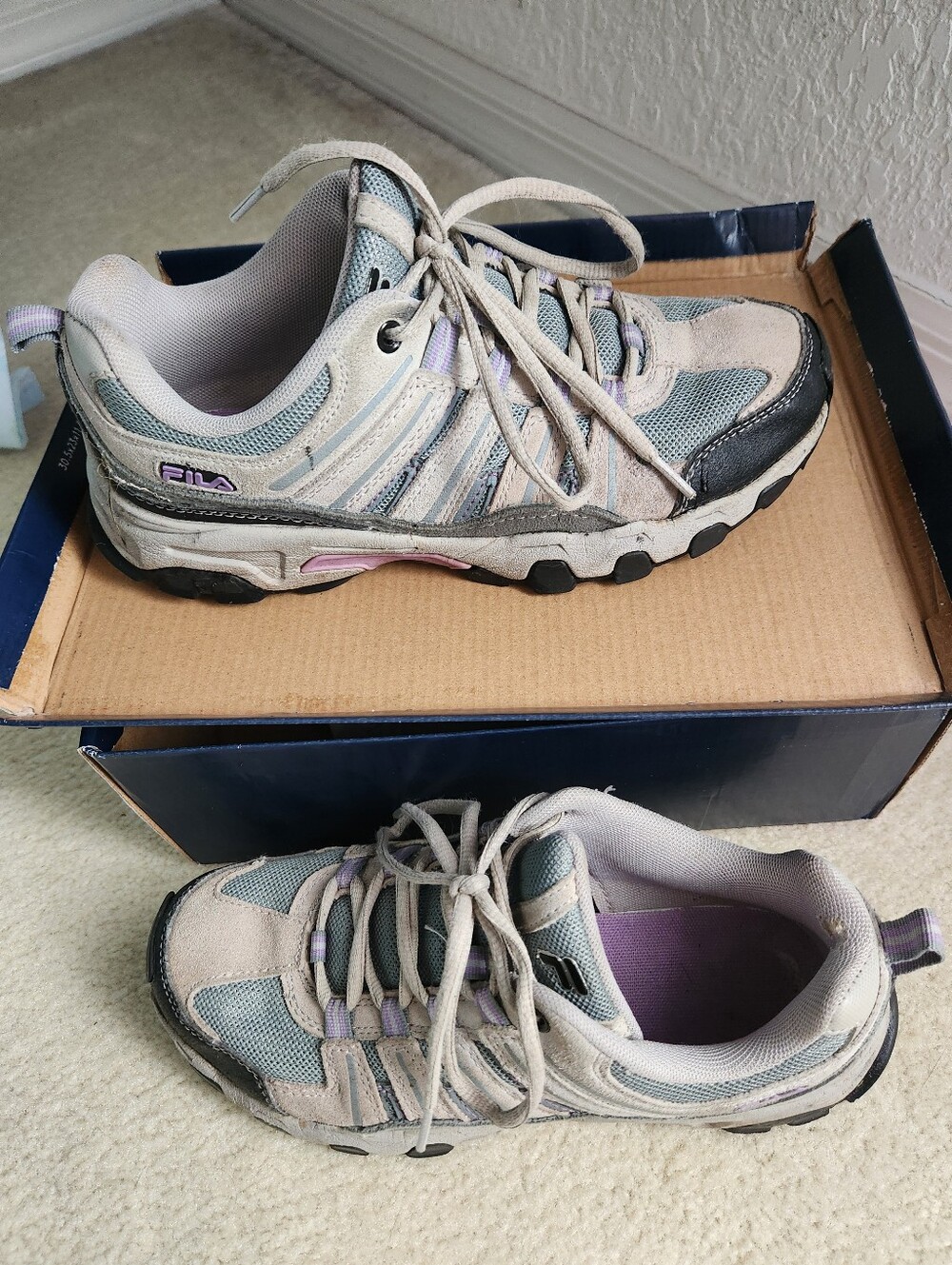 Womens Fila Day Hiker Athletic Shoe Size 8 Gray Purple Cream